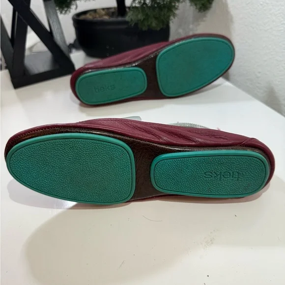 Tieks Maroon Leather Flats - Picture 6 of 6
